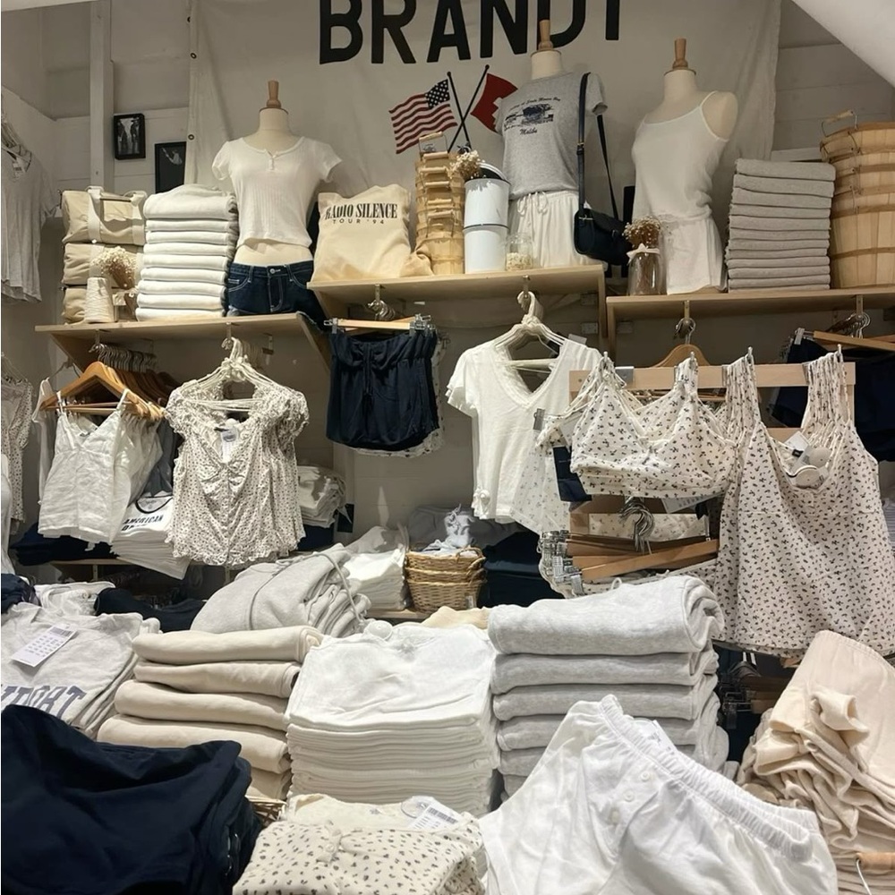 BRANDY MELVILLE ISO